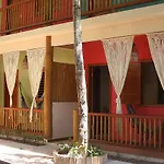 Cottage Bangalo & Suites